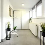 Spacious 1br In The Center - Amazing For Extended * Boekarest