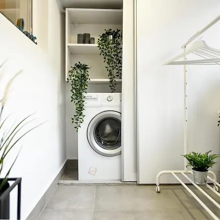 Spacious 1br In The Center - Amazing For Extended * Boekarest